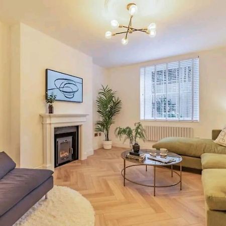 St Marg'S Hideaway; Grade II Listed Luxury Apartment In The Heart Of Cheltenham - Gateway To The Cotswolds! Sleeps 4 - Outdoor Seating And Free Private Parking! Extérieur photo