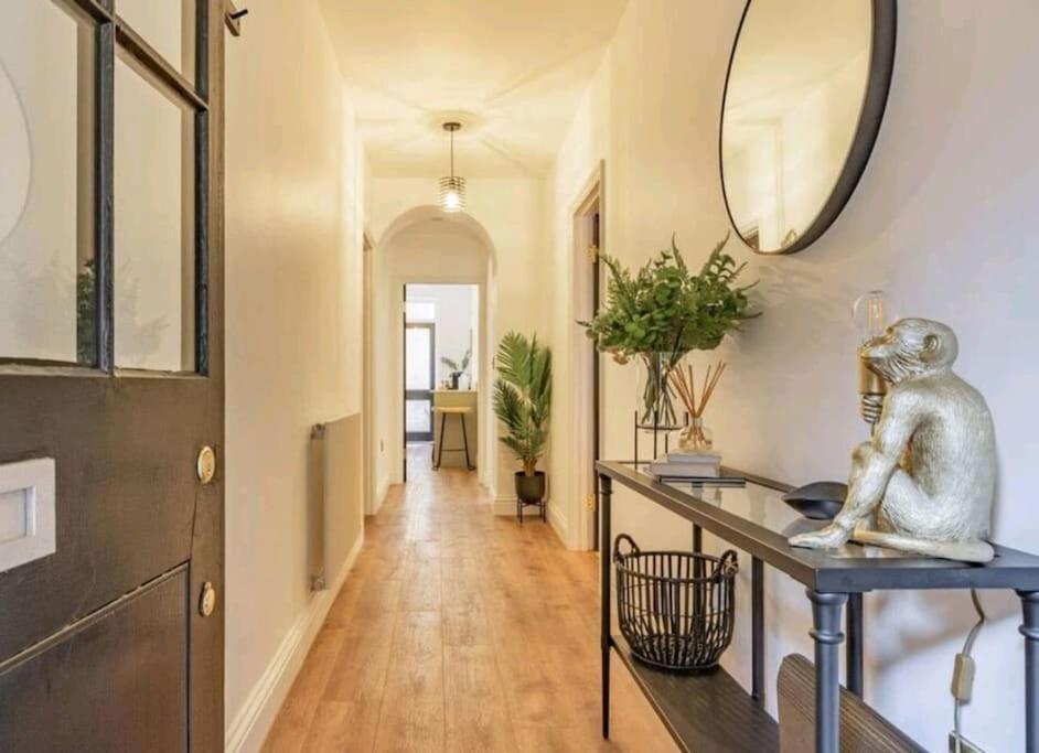 St Marg'S Hideaway; Grade II Listed Luxury Apartment In The Heart Of Cheltenham - Gateway To The Cotswolds! Sleeps 4 - Outdoor Seating And Free Private Parking! Extérieur photo
